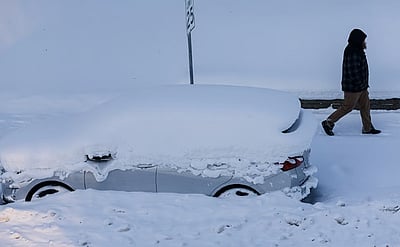 அமெரிக்காவில் உறைபனி, பனிப்புயலுக்கு 15 பேர் பலி!