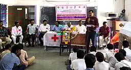 பள்ளியில் போதை ஒழிப்பு, தற்கொலை தடுப்பு விழிப்புணா்வு