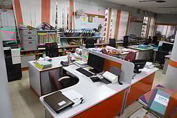 அச்சுறுத்தும் பணிநீக்கம்! ஏஐ தொழில்நுட்பம் மட்டுமே காரணமா? பின்னணியில் என்ன நடக்கிறது? 