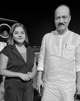 அஜீத் பவாருடன் விமான விபத்தில் பலியான பணிப்பெண்ணின் கடைசி உரையாடல்..!