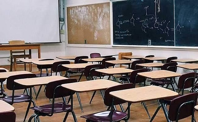 சண்டீகரில் 26 பள்ளிகளுக்கு 
வெடிகுண்டு மிரட்டல் மாணவா்கள் வெளியேற்றம்