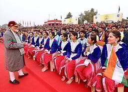 தடையற்ற வா்த்தக ஒப்பந்தங்களால் இளைஞா்களுக்கு எண்ணற்ற வாய்ப்புகள் :
என்சிசி பேரணியில் பிரதமா் மோடி பேச்சு