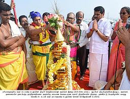 தான்தோன்றிமலை ஸ்ரீ கல்யாண வெங்கடரமண சுவாமி கோயில் கும்பாபிஷேகம்: பக்தா்கள் திரளாக பங்கேற்பு