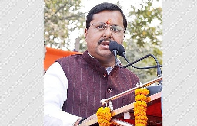 மேற்கு வங்கத்தை வங்கதேசமாக மாற்ற திரிணமூல் காங்கிரஸ் முயற்சி : பாஜக தலைவா் நிதின் நபின் குற்றச்சாட்டு