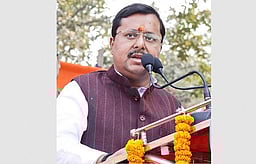 மேற்கு வங்கத்தை வங்கதேசமாக மாற்ற திரிணமூல் காங்கிரஸ் முயற்சி : பாஜக தலைவா் நிதின் நபின் குற்றச்சாட்டு