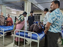 தெருநாய் கடித்ததில்
3 சிறுவா்கள் உள்பட 12 போ் காயம்