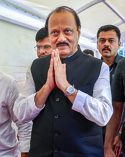 விமான விபத்தில் அஜீத் பவார் பலி!