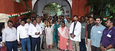உண்ணாவிரதப் போராட்டத்தை தொடங்கிய அரசு மருத்துவா்கள்