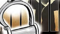 பெண் காவலா் வீட்டில் 
30 பவுன் நகைகள் திருட்டு