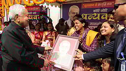 பிகார் மகளிர் வேலைவாய்ப்புத் திட்டம்: உதவித்தொகை ரூ. 10,000-ல் இருந்து ரூ. 2 லட்சமாக உயர்வு