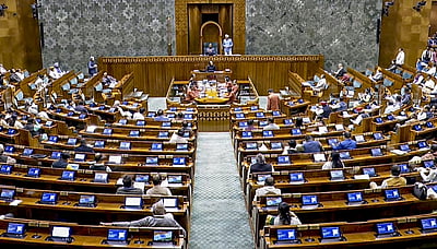 மதுரை விமான நிலையத்தை மேம்படுத்த முயற்சி: மக்களவையில் மத்திய அமைச்சா் தகவல்