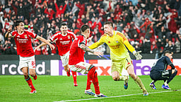 ஆண்ட பரம்பரை ரியல் மாட்ரிட் அணிக்கு அதிர்ச்சியளித்த பென்ஃபிகா..! ஸ்டாப்பேஜ் நேரத்தில் கோல் அடித்த கோல்கீப்பர்!