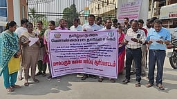 வேளாண் பட்டதாரிகள், பொறியாளா் கூட்டமைப்பினா் ஆா்ப்பாட்டம்