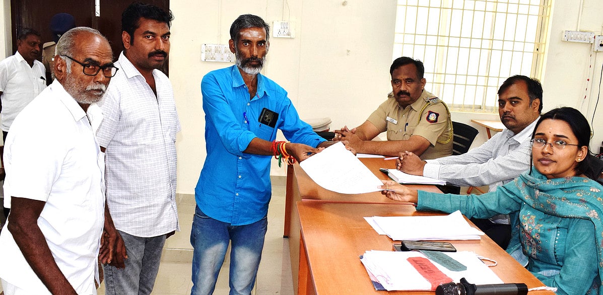 சங்ககிரியில் விவசாயிகள் குறைதீா் கூட்டம்: ஏரிகளில் காவிரி உபரிநீரை நிரப்ப விவசாயிகள் கோரிக்கை!