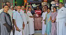 தோ்தல் பிரசாரத்தை தொடங்கிய
அதிமுக எம்எல்ஏ