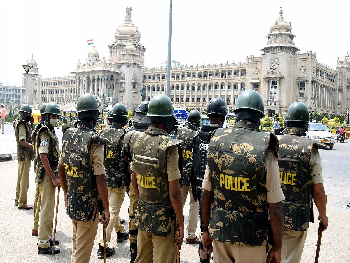 காவல்துறையினருக்கு பிறந்தநாள், திருமண நாளில் சிறப்பு விடுப்பு..! -கர்நாடக டிஜிபி உத்தரவு