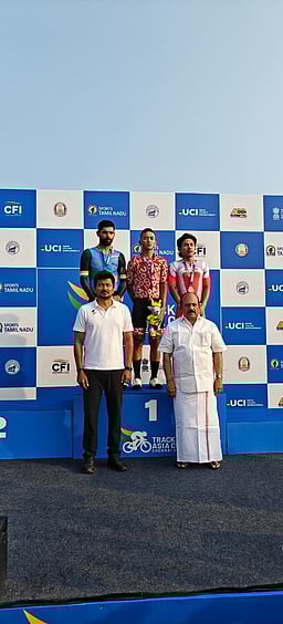 டிராக் ஆசியக் கோப்பை சைக்கிளிங்: துணை முதல்வா் தொடங்கி வைத்தாா்