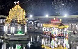 ஏகாம்பரநாதா் கோயில் தெப்போற்சவம் தொடக்கம்