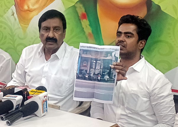 புதுச்சேரியில் மத்திய அரசுடன் 
இணக்கமான ஆட்சி அமைய வேண்டும்: மாநில அதிமுக செயலா் ஆ.அன்பழகன்