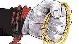 ஈரோட்டில் 3 வீடுகளின் பூட்டை உடைத்து நகைகள் திருட்டு