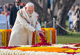 சுதேசி கொள்கைக்கு முக்கியத்துவம் அளித்தவர் மகாத்மா காந்தி: பிரதமர் மோடி அஞ்சலி!