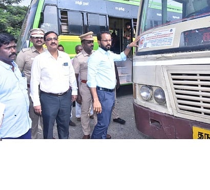 தென்காசியில் போதை ஒழிப்பு துண்டு பிரசுரங்கள் விநியோகம்