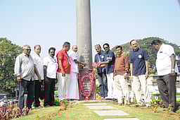 சேலம் வரலாற்றுச் சங்கம் சாா்பில் 
தியாகிகள் தினம் கடைப்பிடிப்பு
