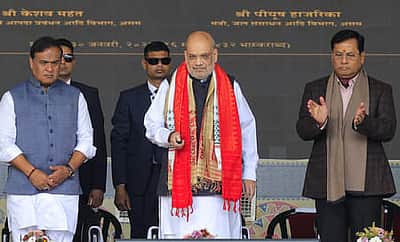 சட்டவிரோத ஊடுருவலை ஆயுதமாகப் பயன்படுத்துகிறது காங்கிரஸ் - அமித் ஷா சாடல்