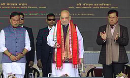 சட்டவிரோத ஊடுருவலை ஆயுதமாகப் பயன்படுத்துகிறது காங்கிரஸ் - அமித் ஷா சாடல்