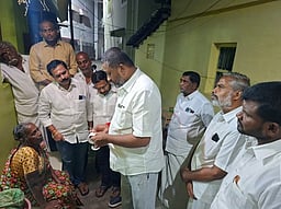 செங்கோட்டையில் அதிமுக சாா்பில் பிரசாரம்