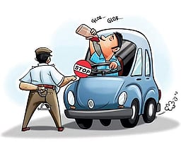 கைதி மது அருந்திய விவகாரத்தில்
காவலா் பணியிடை நீக்கம்