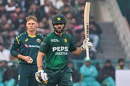 2-வது டி20: சல்மான் அகா, உஸ்மான் கான் அதிரடி; ஆஸி.க்கு 199 ரன்கள் இலக்கு!