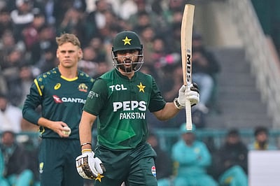 2-வது டி20: சல்மான் அகா, உஸ்மான் கான் அதிரடி; ஆஸி.க்கு 199 ரன்கள் இலக்கு!