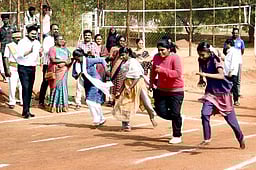 தேனியில் முதல்வா் இளைஞா் விளையாட்டுத் திருவிழா போட்டி