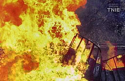 கைப்பேசி கடையில் தீ விபத்து