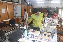 வேலூா் ஆட்சியா் அலுவலகத்துக்கு வெடிகுண்டு மிரட்டல்