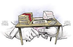 கள்ளிமந்தையம் சாா் பதிவாளரிடம் ரூ.4.41 லட்சம் பறிமுதல்!