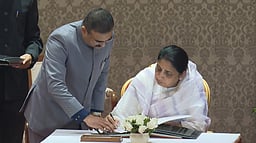 மகாராஷ்டிர துணை முதல்வராக சுநேத்ரா பவார் பதவியேற்பு