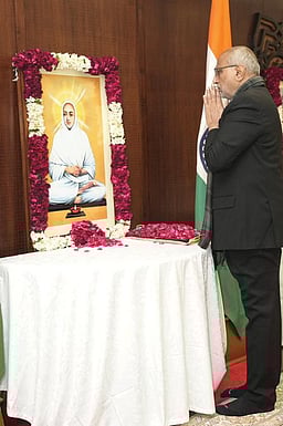 வள்ளலாா், ஓமந்தூா் ராமசாமிக்கு
குடியரசு துணைத் தலைவா் மரியாதை!