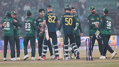 111 ரன்கள் வித்தியாசத்தில் ஆஸி. தோல்வி; டி20 தொடரை முழுமையாகக் கைப்பற்றிய பாகிஸ்தான்!