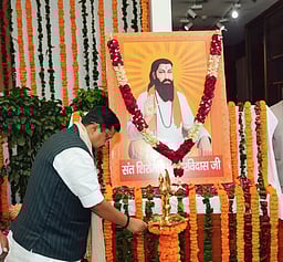 துறவி ஸ்ரீ ரவிதாஸ் விஷ்ராம்தாம் கோயிலில் நிதின் நபின் வழிபாடு!