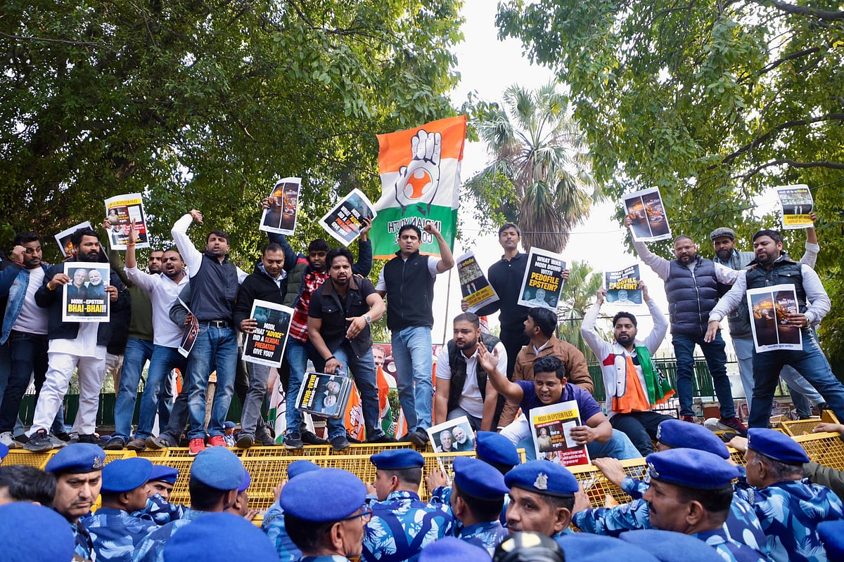 மத்திய பட்ஜெட்டுக்கு எதிராக இளைஞா் காங்கிரஸ் ஆா்ப்பாட்டம்!