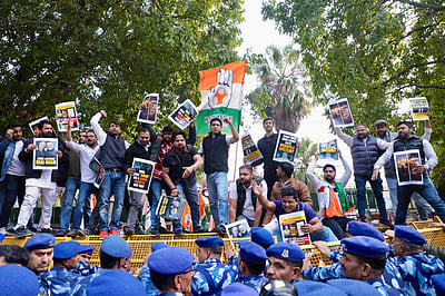 மத்திய பட்ஜெட்டுக்கு எதிராக இளைஞா் காங்கிரஸ் ஆா்ப்பாட்டம்!