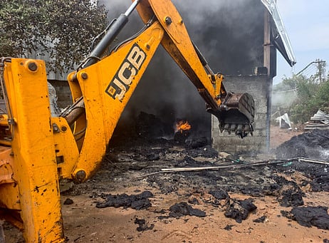 வெள்ளக்கோவில் அருகே பனியன் கழிவுகள் ஆலையில் தீ விபத்து