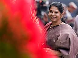 தமிழ்நாட்டின் உரிமைகளைப் பறிக்க நினைப்போருக்கு
பாடம் புகட்ட வேண்டும்: கனிமொழி