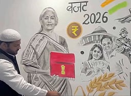 மத்திய பட்ஜெட் : கவனம் ஈர்க்கும் நிர்மலா சீதாராமனின் ஓவியம்!