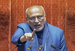 அரசமைப்புச் சட்ட சிந்தி மொழி பதிப்பை வெளியிட்ட குடியரசு துணைத் தலைவா்