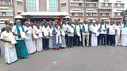 கூலி உயா்வு வழங்கக் கோரி
கறிக்கோழி வளா்ப்பு விவசாயிகள் மனு