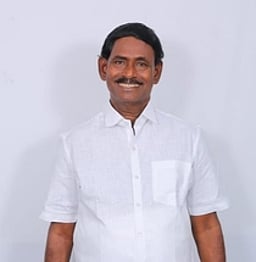 ‘இந்திராகாந்தி பெயரை பரிசீலினை செய்வதாக முதல்வா் வாக்குறுதி’