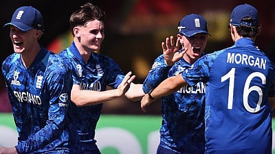 யு19 உலகக் கோப்பை: ஆஸி. கேப்டனின் போராட்டம் வீண்; இறுதிப்போட்டியில் இங்கிலாந்து!